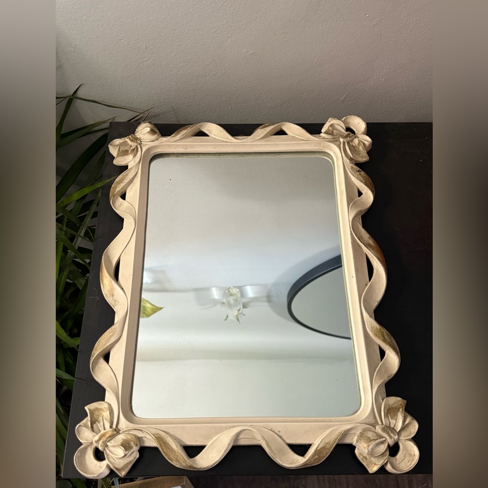Vintage Syroco MCM Hollywood Regency Gilded Mirror Bow Corner Accents